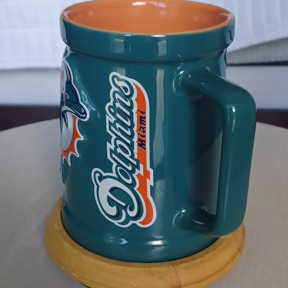 NFL Miami Dolphins Vintage 3D Sculpted Ultima 16 Oz Coffee Mug - Picture 3 of 13